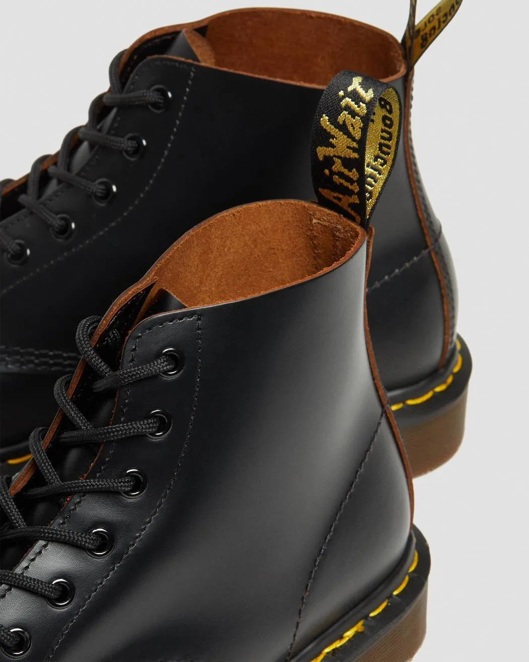 Dr Martens Made In England Vintage 101 Boots - Black Quilon
