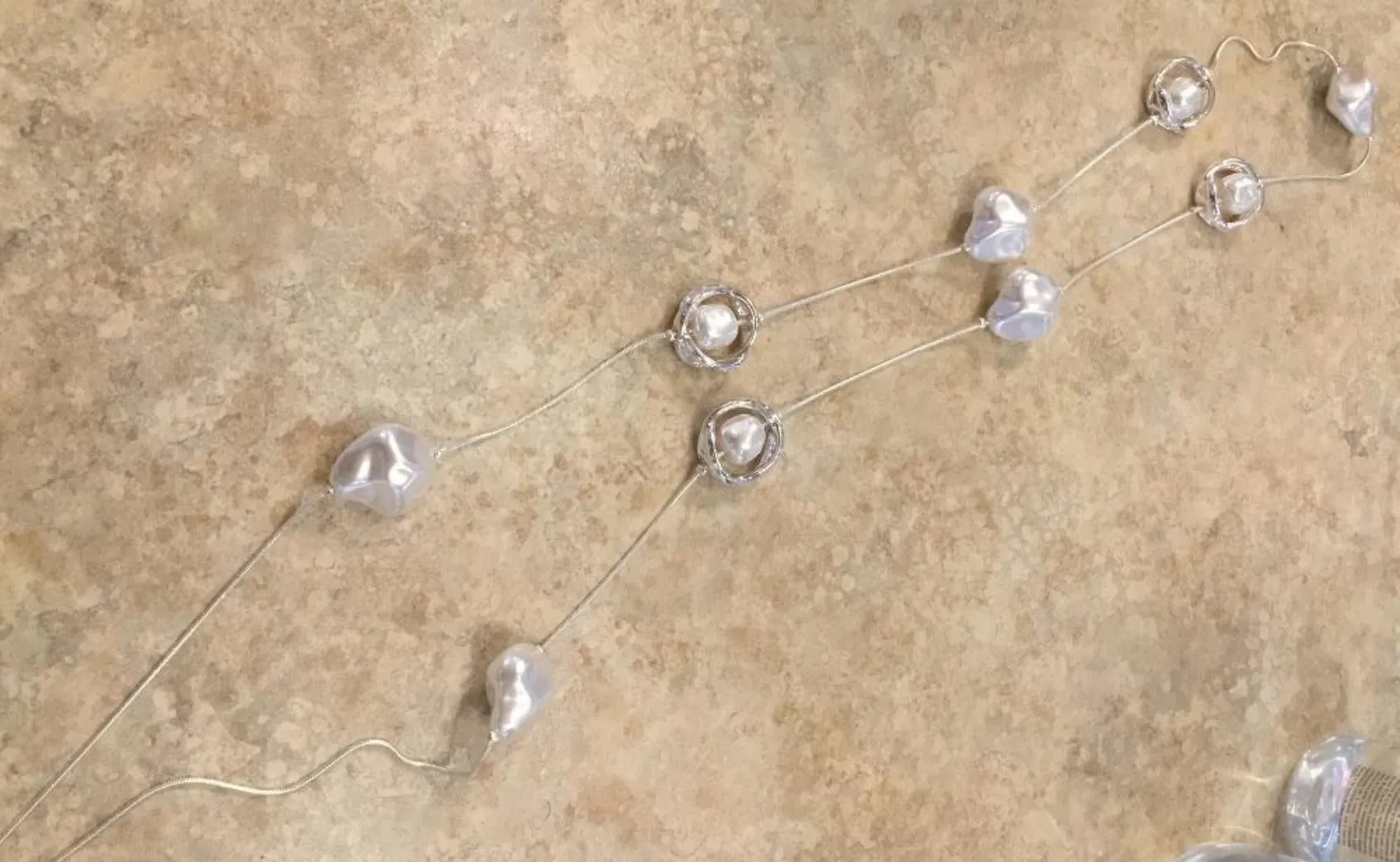 Jacqueline Kent Pearl Face Mask Chain